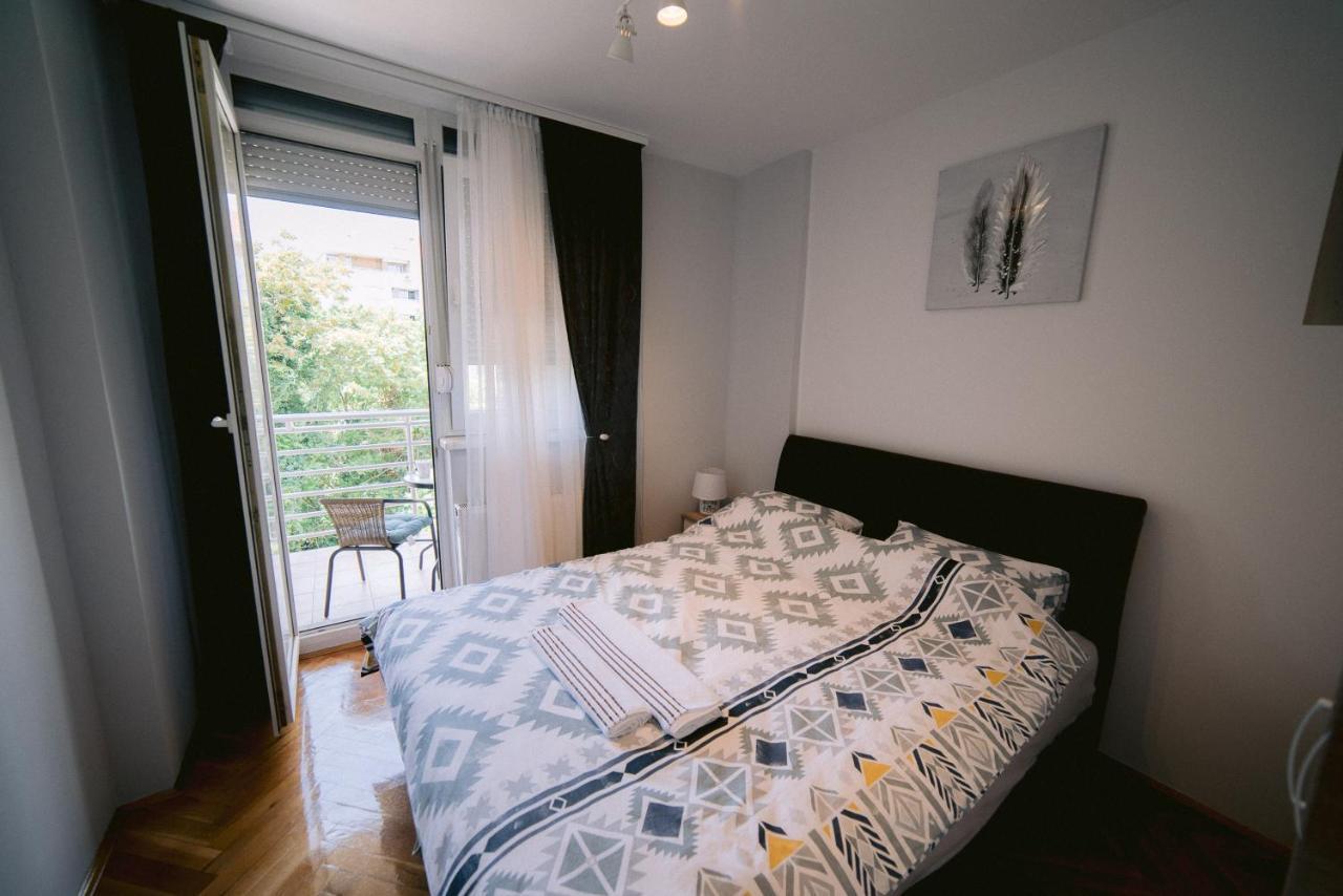 Apartment Lipa โนวีซาด ภายนอก รูปภาพ