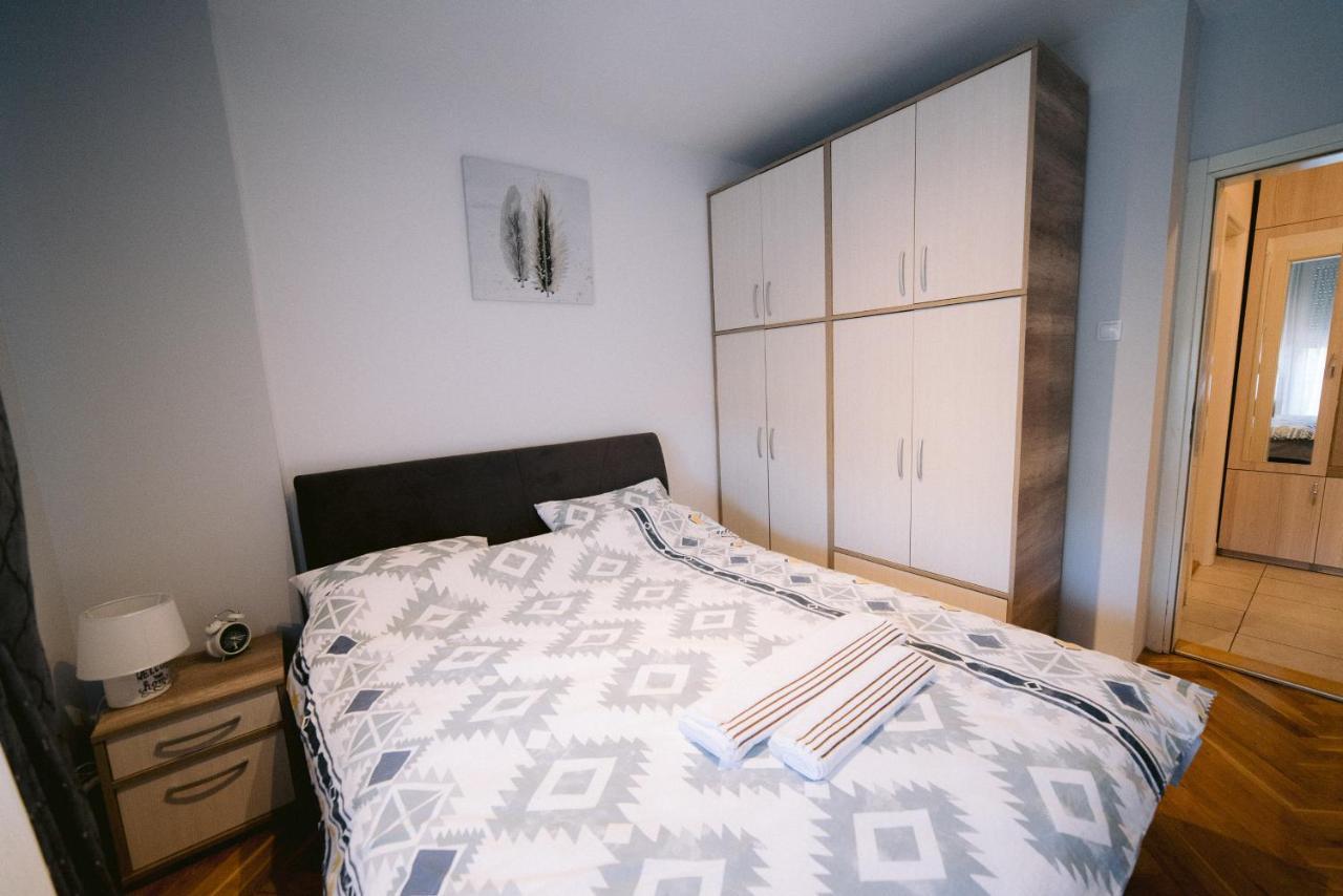 Apartment Lipa โนวีซาด ภายนอก รูปภาพ